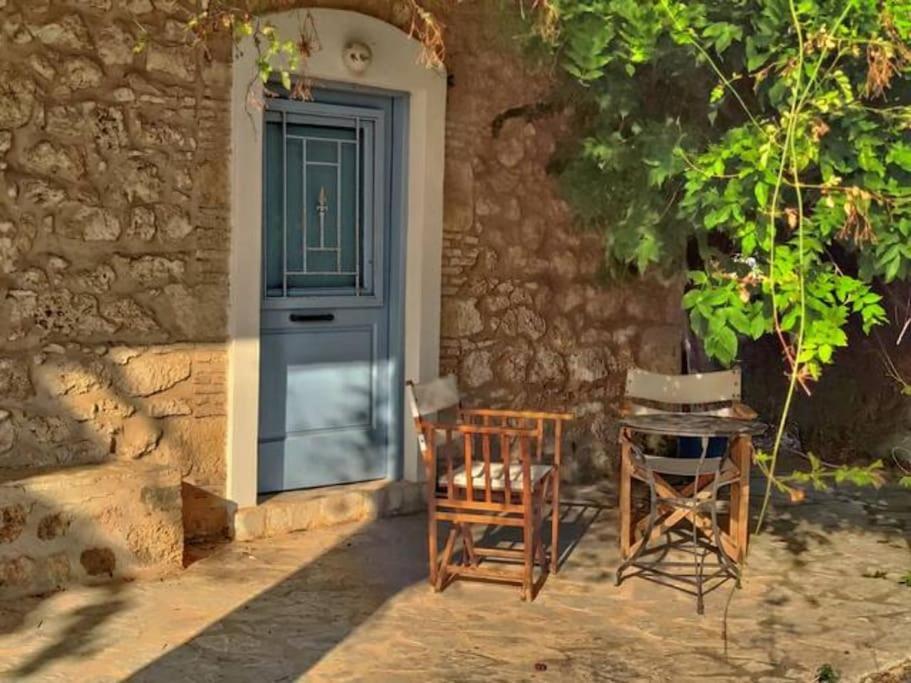Στούντιο Σε Πέτρινο Σπίτι, Κοντά Σε Παραλία Lägenhet Kyparissia Exteriör bild