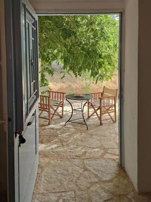 Στούντιο Σε Πέτρινο Σπίτι, Κοντά Σε Παραλία Lägenhet Kyparissia Exteriör bild